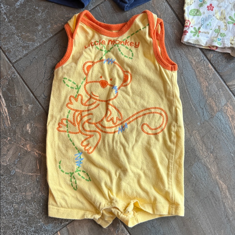 21 piece 3-6 month boys mixed clothing lot- bright multi-color sets - Picture 13 of 14